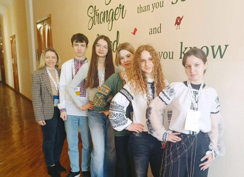 Рівненські школярки привезли нагороди з олімпіади з польської мови