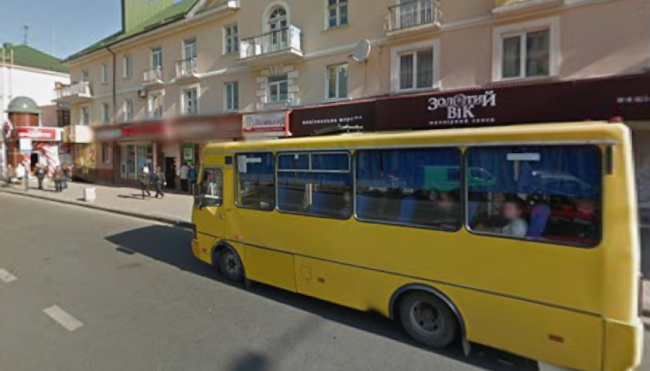 Рівняни просять обладнати зупинку біля центрального ринку