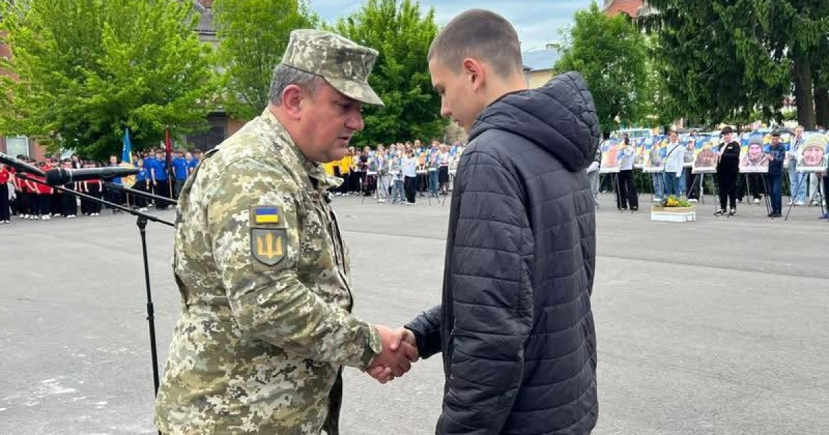 Рідним трьох загиблих захисників із Белзької громади вручили державні нагороди
