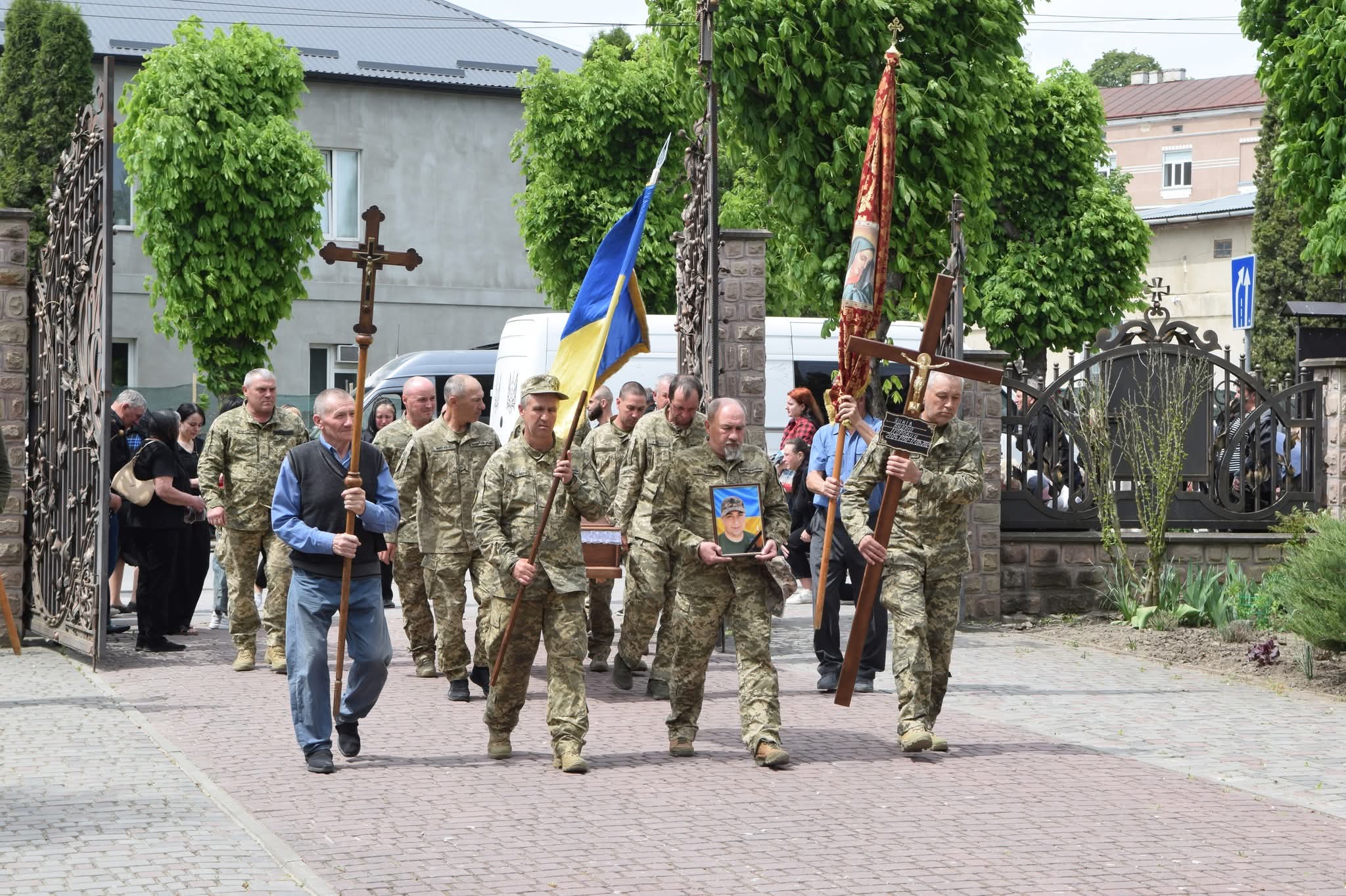 Рік надії та молитви завершився трагічно: ідентифікували тіло захисника з …