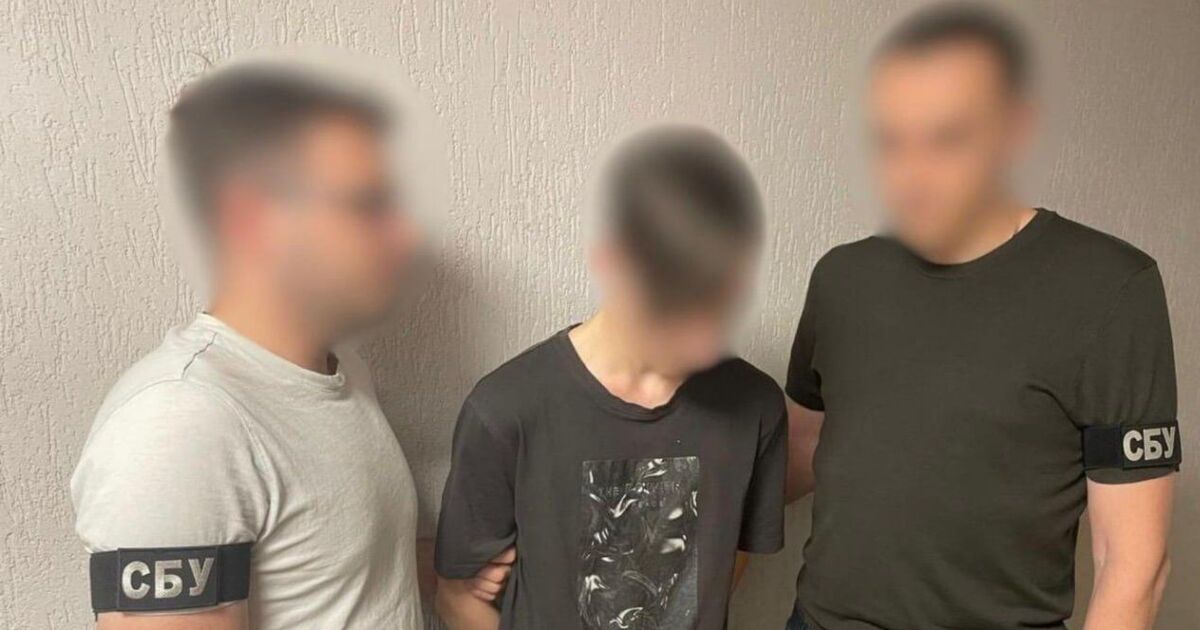 СБУ затримала 18-річного шпигуна РФ, який координував російські авіаудари по …
