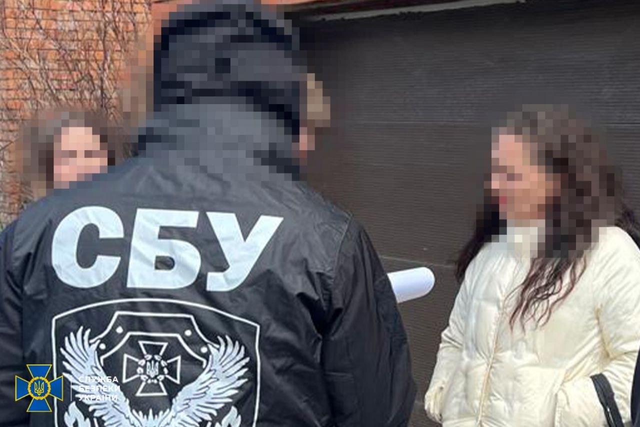 СБУ та Нацполіція затримали у Запоріжжі організаторку «ухилянтських схем»