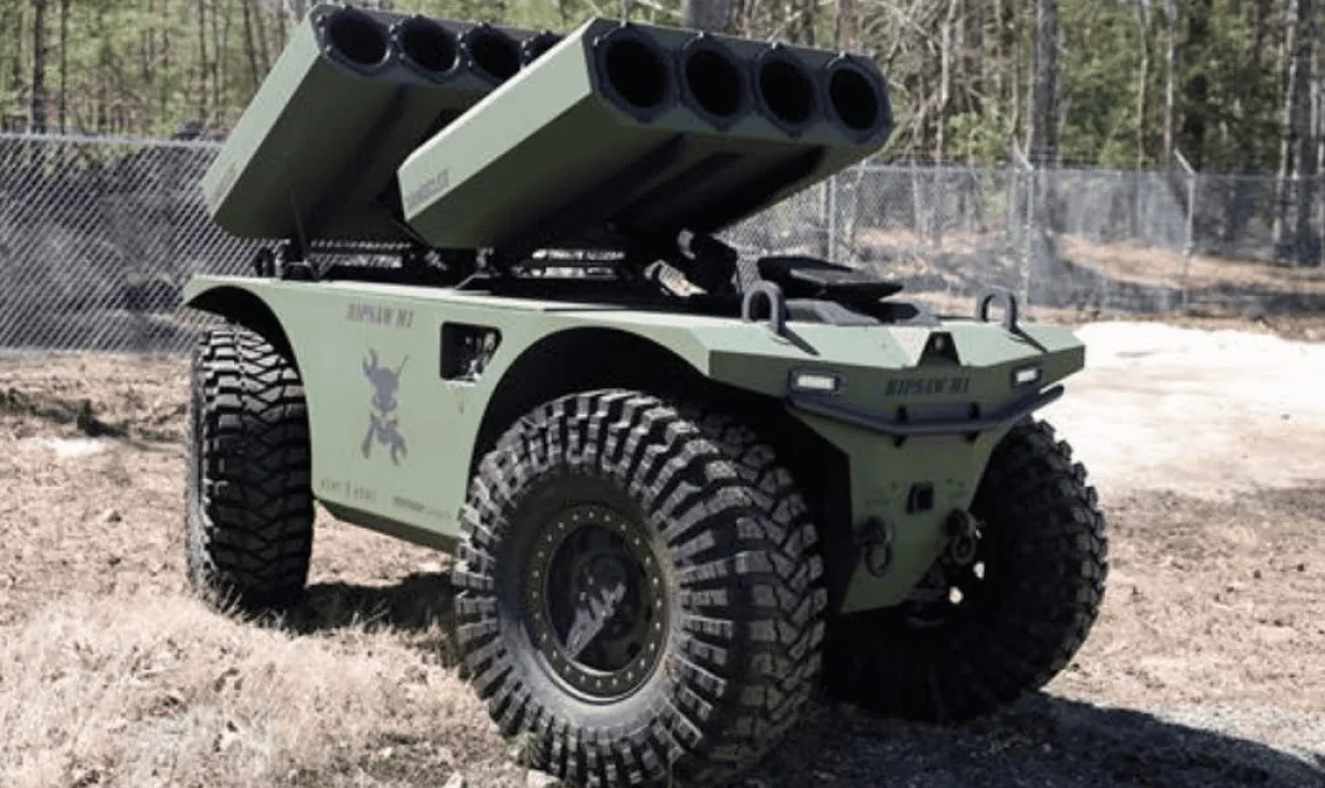 США випробовують бойового робота RIPSAW M1 для десантних операцій