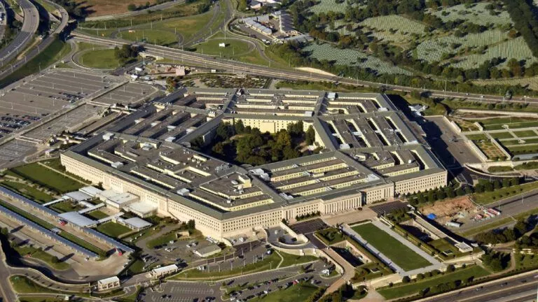 США залучають Big Tech до засекречених військових ШІ-мереж