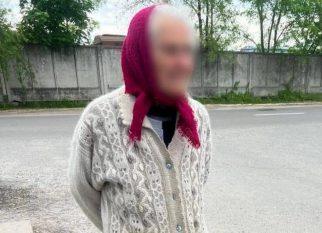 Сарненські патрульні повернули додому жінку похилого віку, яка заблукала