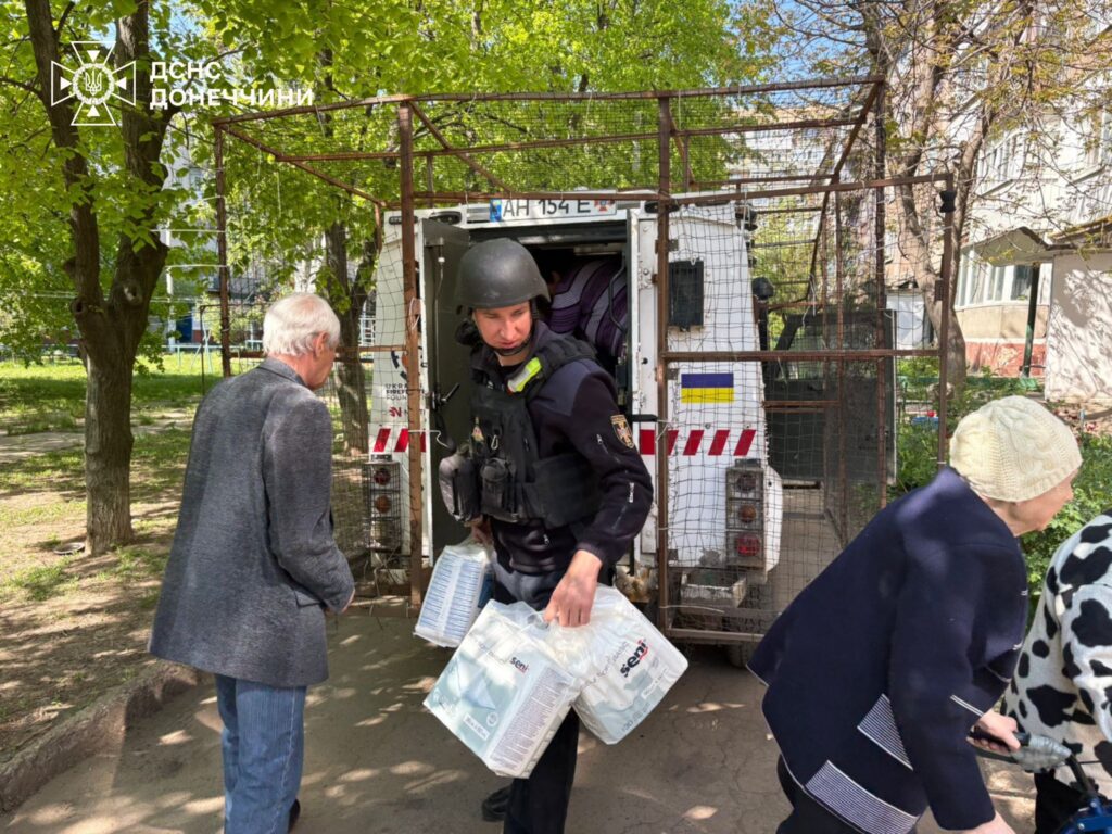Серед евакуйованих минулого тижня рятувальниками Донеччини людей шестеро маломобільних осіб