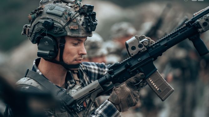Сержанти Буковинської бригади зібрались на полігоні — відпрацьовували стрільбу і …