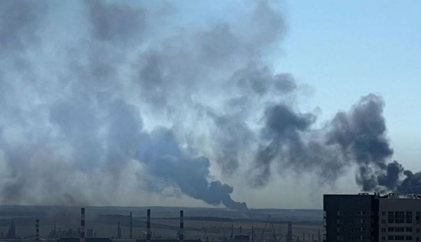 Сили оборони атакували найбільший НПЗ Росії та ракетний корабель, здатний …