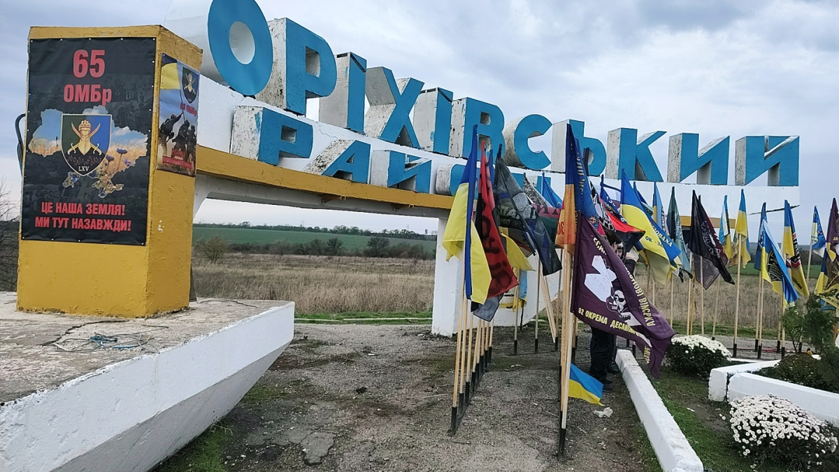 Символ незламності: бійці ТрО почали відновлення Оріхівської стели