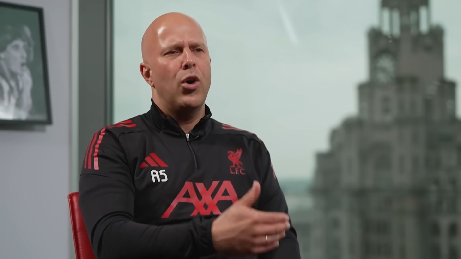 Слот розніс VAR після поразки від Манчестер Юнайтед: "Рішення завжди …