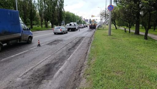 Дорожники показали, де зараз ремонтують траси на Харківщині