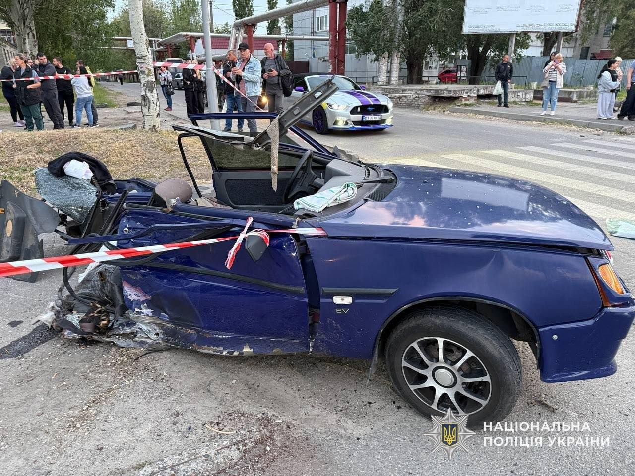 Смертельна ДТП на Калиновій у Дніпрі: «Ягуар» влетів у зупинку …