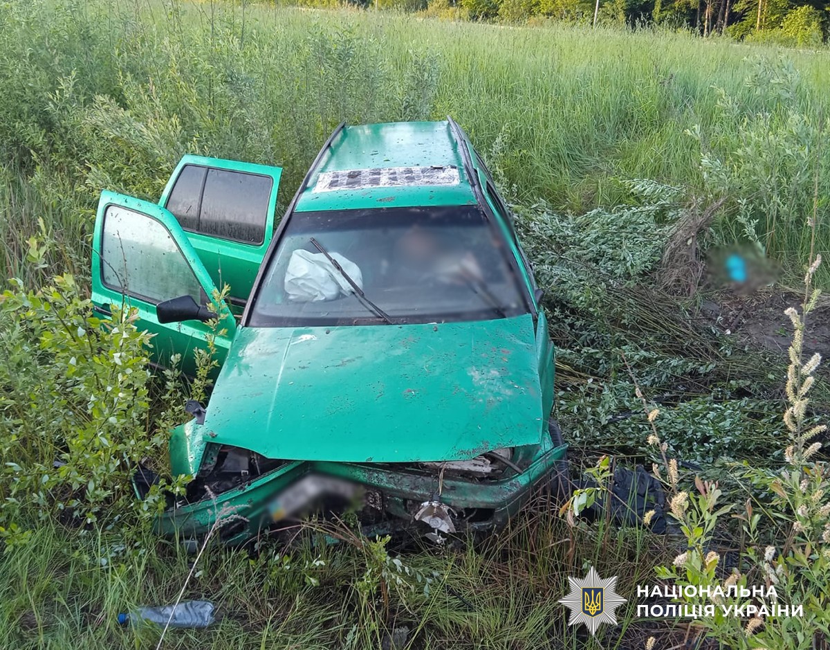 Смертельна нічна аварія на трасі Київ-Чоп: поблизу Житомира легковик вилетів …