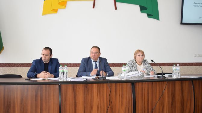 Сокирянська рада змінила бюджет, вшанувала Героїв і затвердила партнерство з …