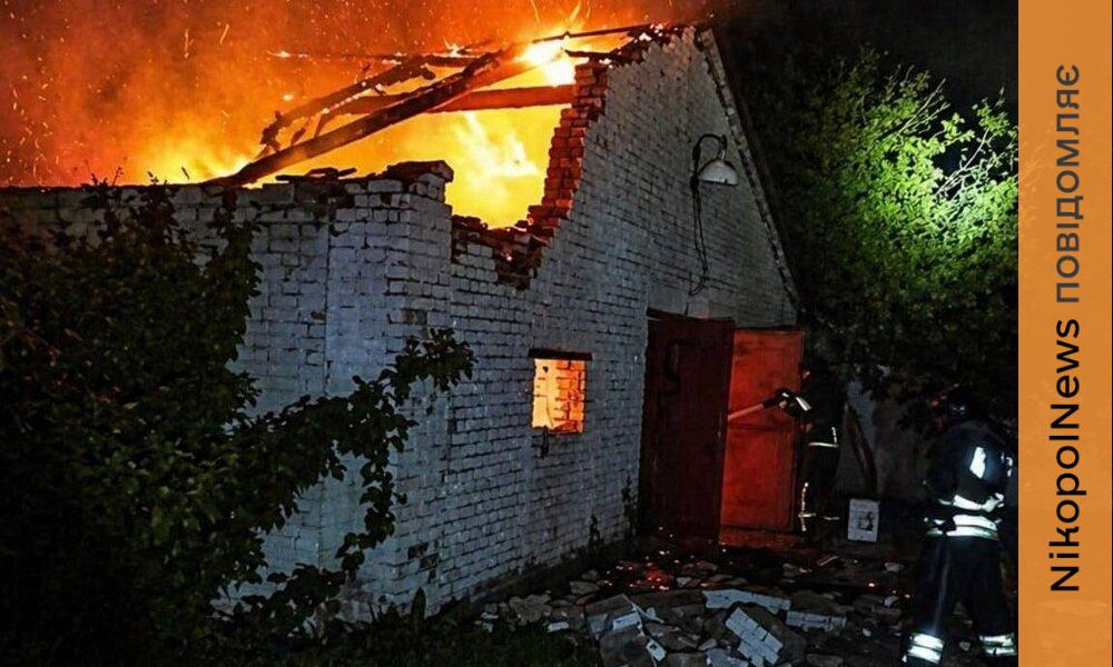 Спалахнули АЗС і будівля, побито будинки: Нікополь і район знову …