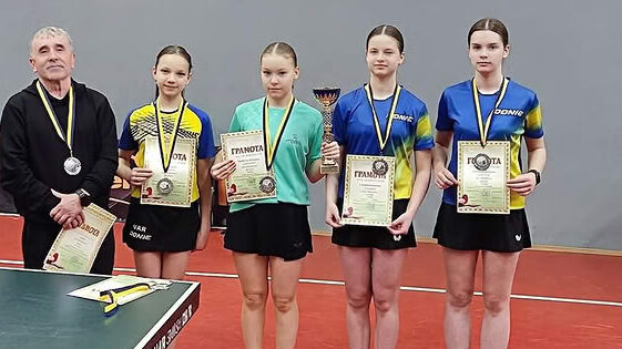 Срібні медалі та почесний кубок: здобутки тенісистів із села на …