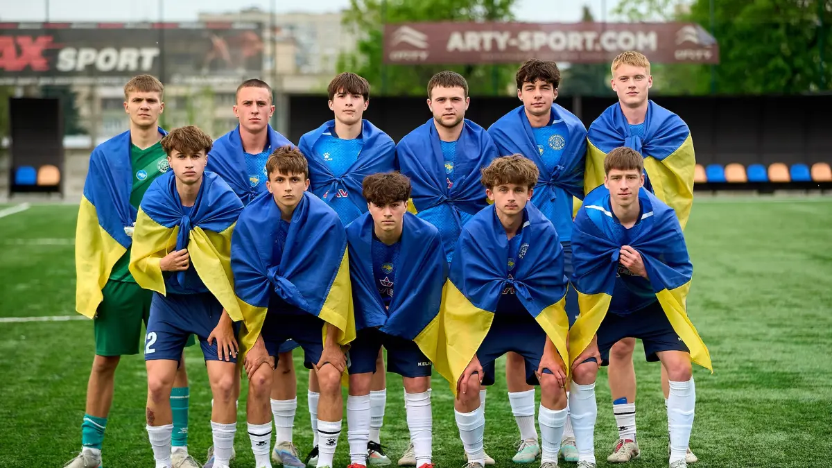 Впевнена перемога 6:0: у Хмельницькому стартував футбольний Чемпіонат області (ФОТО)