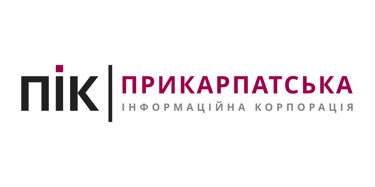 На Надвірнянщині водійка легковика в’їхала у припаркований мікроавтобус (ФОТО)