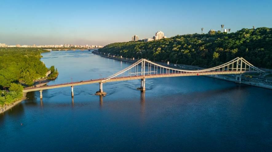 Стрибнули з пірса та зникли: в Києві знайшли тіла двох …