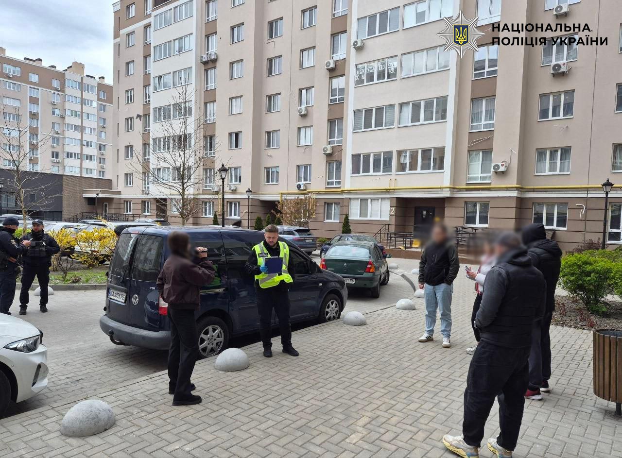 Поліція затримала водія, який стріляв у Святошинському районі Києва (фото)