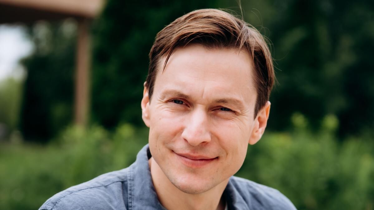 «Стіл був завалений грошима»: Костянтин Октябрський згадав про шопінг Коломойського …