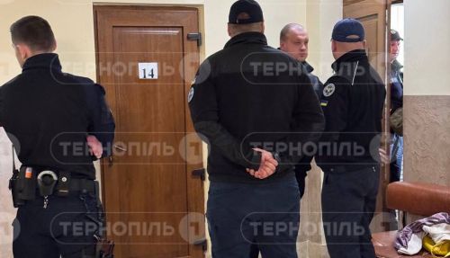 Судді пішли у нарадчу кімнату: у Тернополі обирають запобіжний захід …