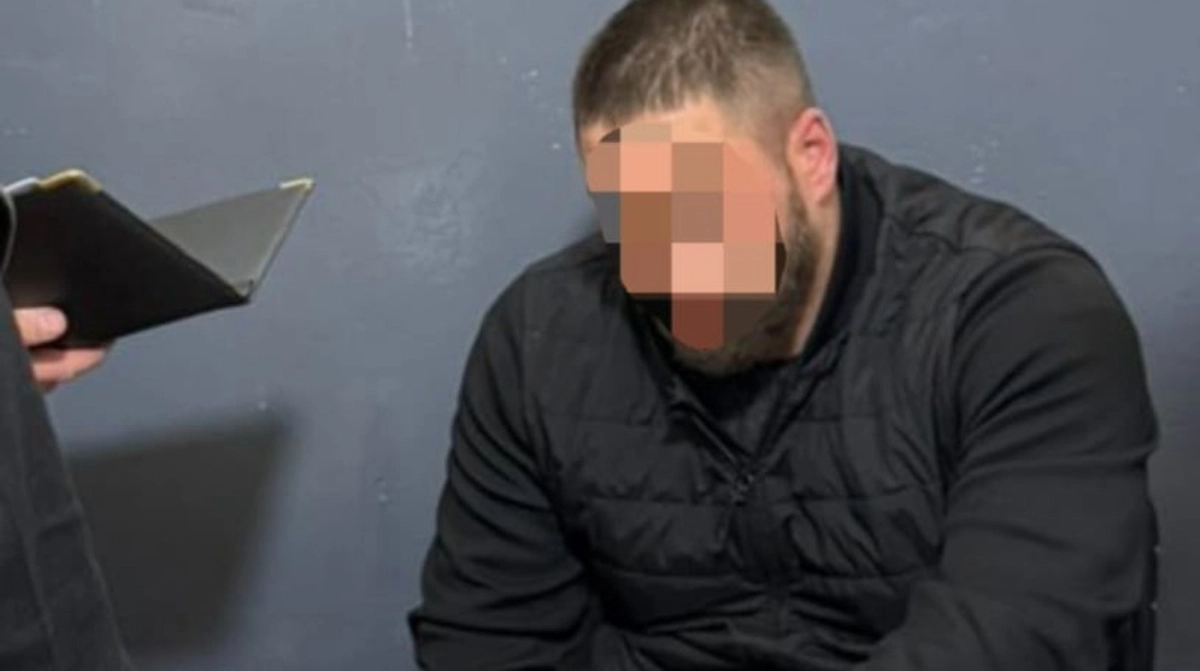 Суд відправив на гауптвахту солдата, якого підозрюють у побитті військовослужбовця …