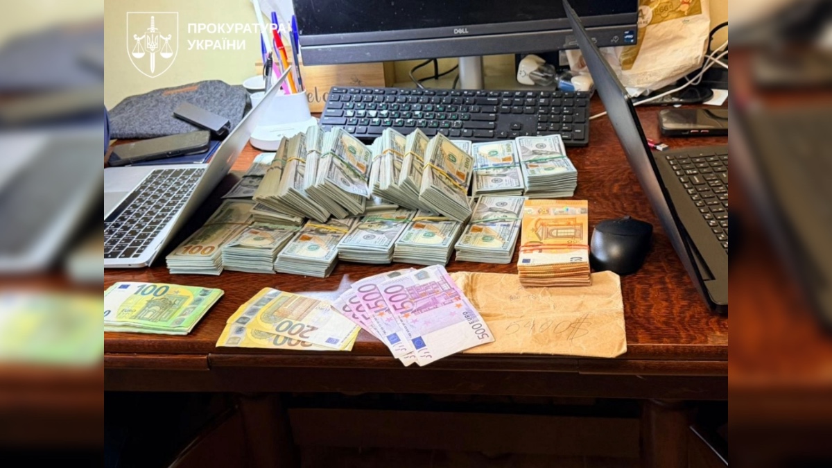 Суд заарештував керівника поліції Івано-Франківщини Сергія Безпалька і його заступника …
