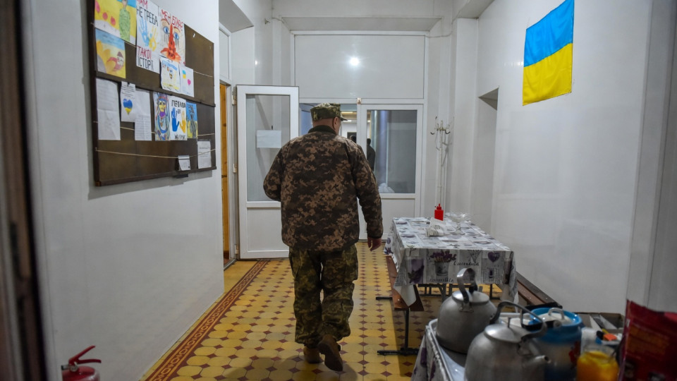 Суд зобов’язав військову частину виплатити пораненому захиснику «бойові 100 тисяч» …