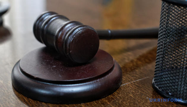 Суд у Німеччині відправив у психіатрію біженця, який штовхнув українку …