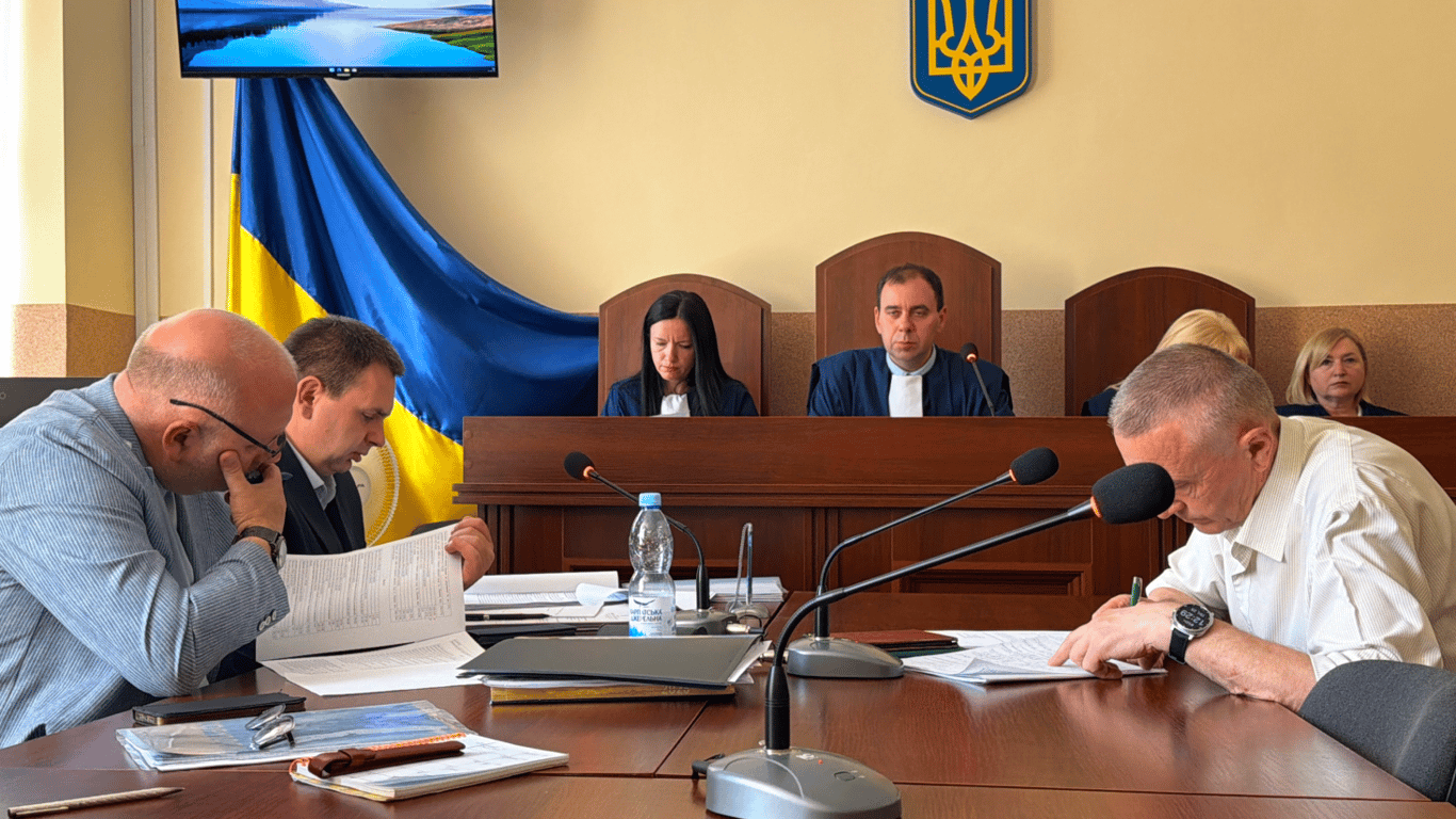 Суд у справі вбивства Парубія взяв перерву до 22 червня