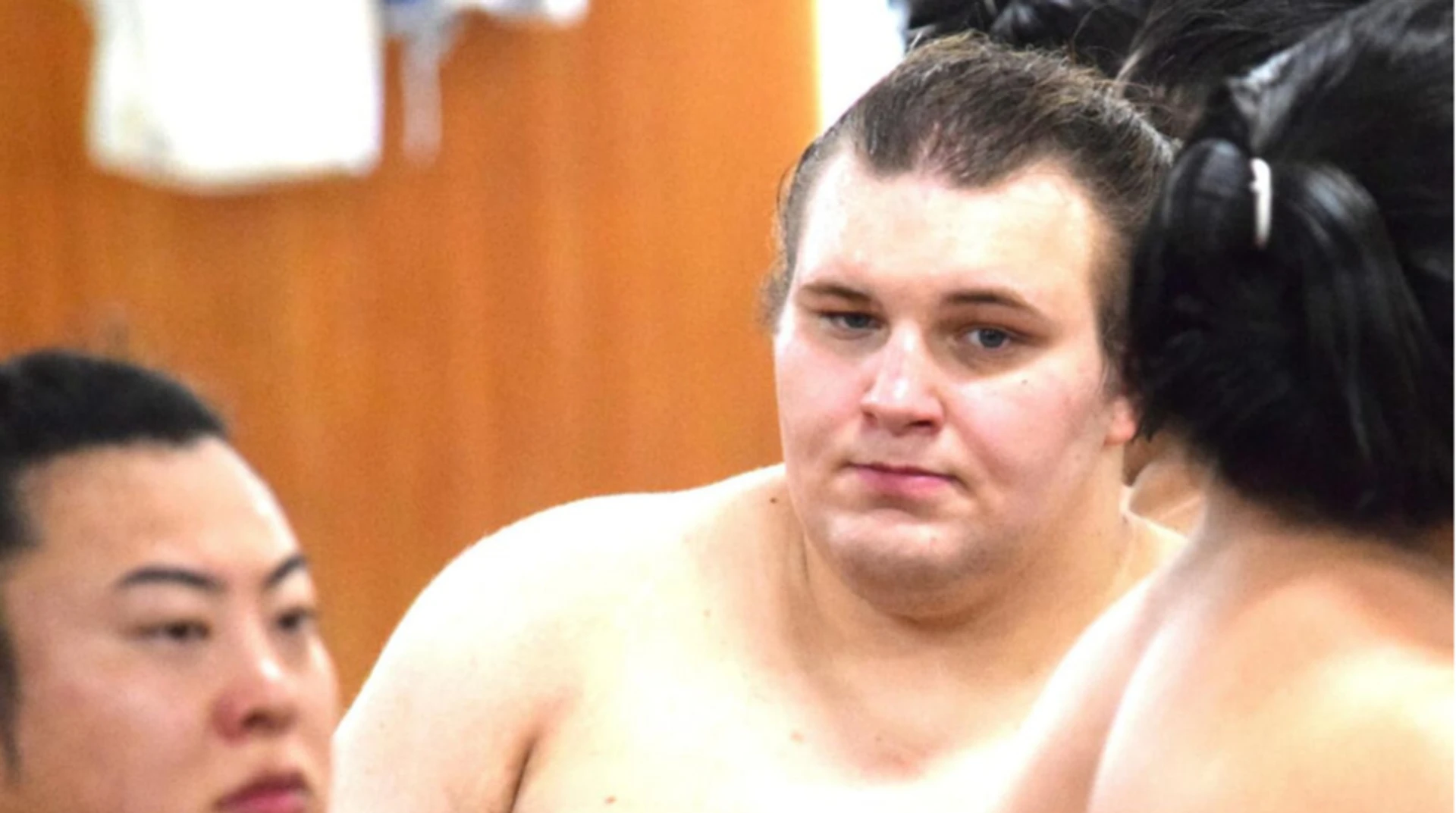 Сумоїст Аонішікі травмував ліву щиколотку за 4 дні до старту …