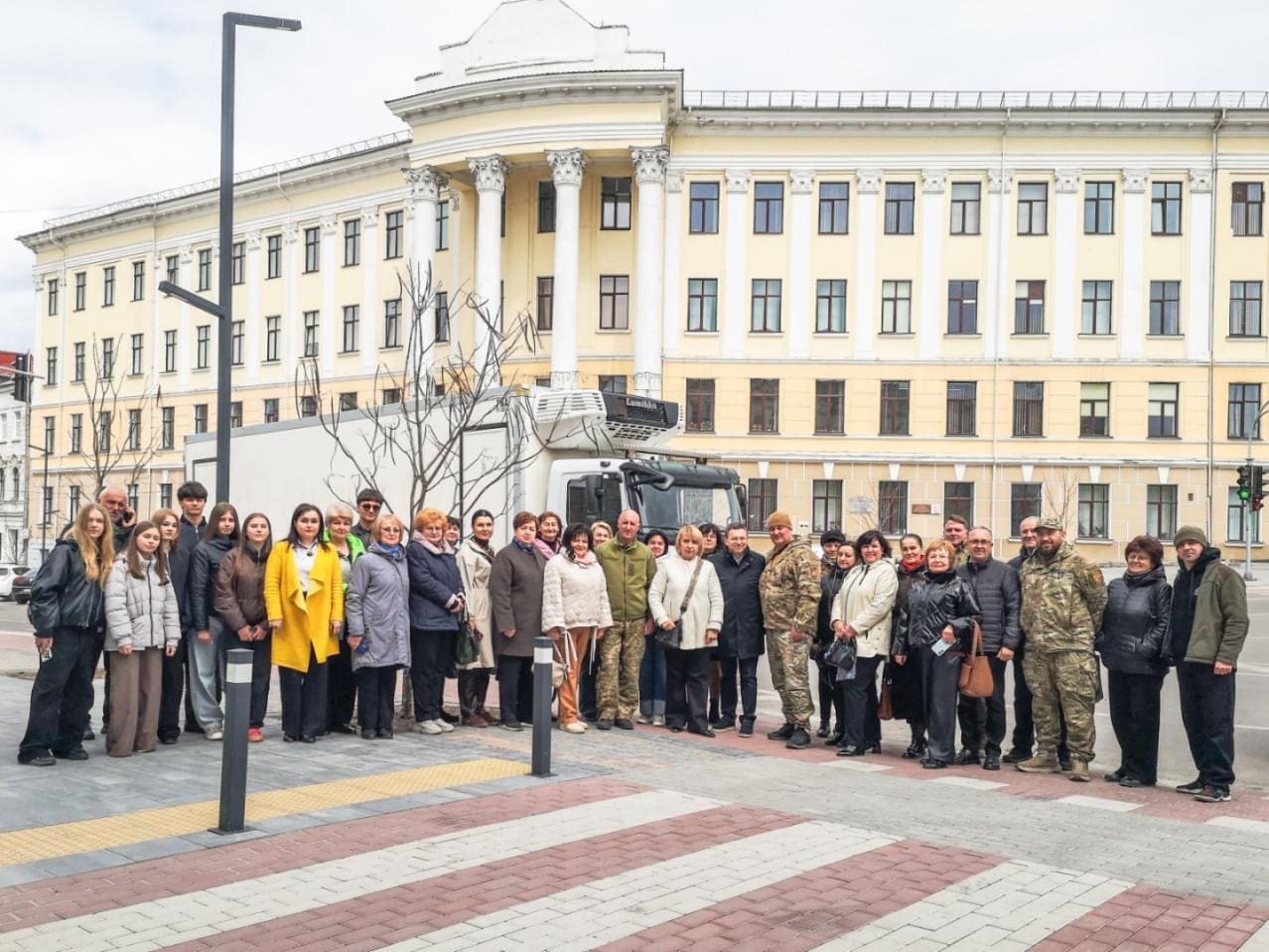 ТНПУ та освітяни міста передали рефрижератор для Третього армійського корпусу