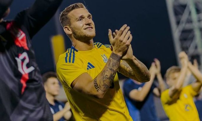 Так довго чекав свого шансу, але сталася неприємність. Український нападник …