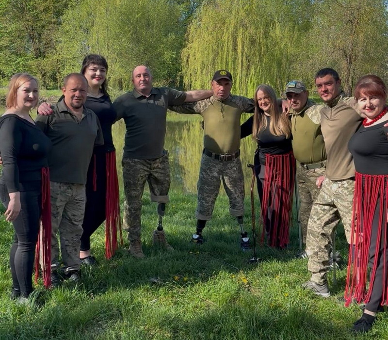 Танцююча родина: як ветерани у Городенці повертають сили