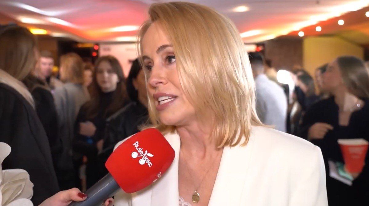 Телеведуча Оксана Гутцайт зізналася, чи забороняє їй чоловік носити відверті …