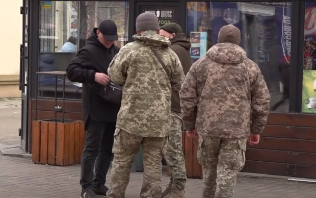 Тернополянин отримав 5 років за «злив» локацій ТЦК