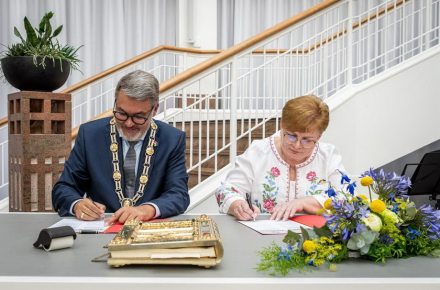 Тогоріч громади Житомирської області уклали понад 20 міжнародних документів: меморандуми, …