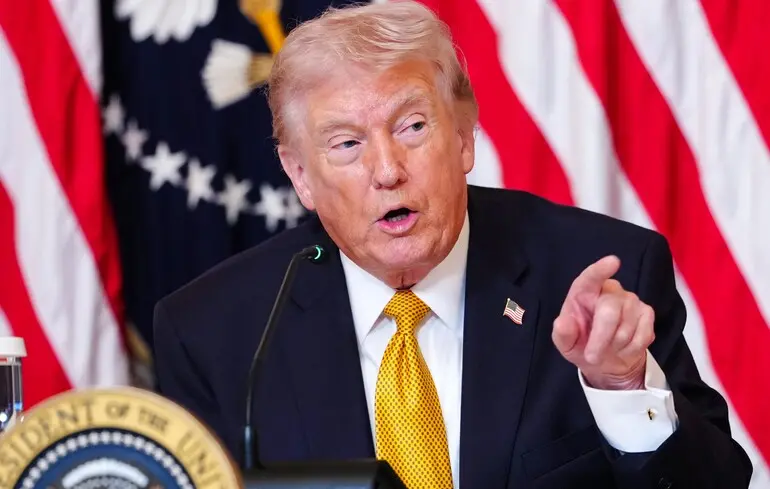 Трамп вважає, що допомога Україні від Байдена є однією з …