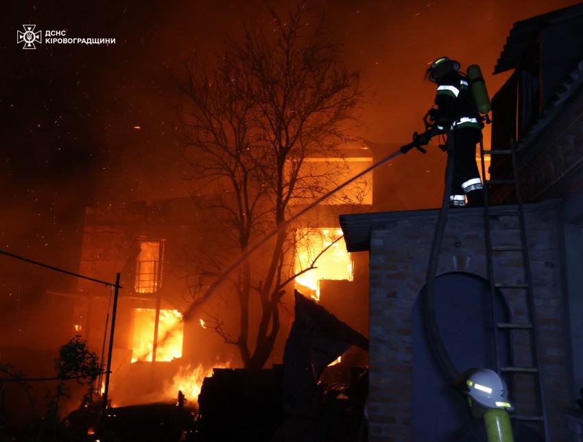 Триповерховий будинок горів у Кропивницькому