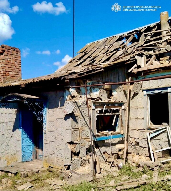 Три людини поранені: ворог майже 50 разів атакував Дніпропетровщину