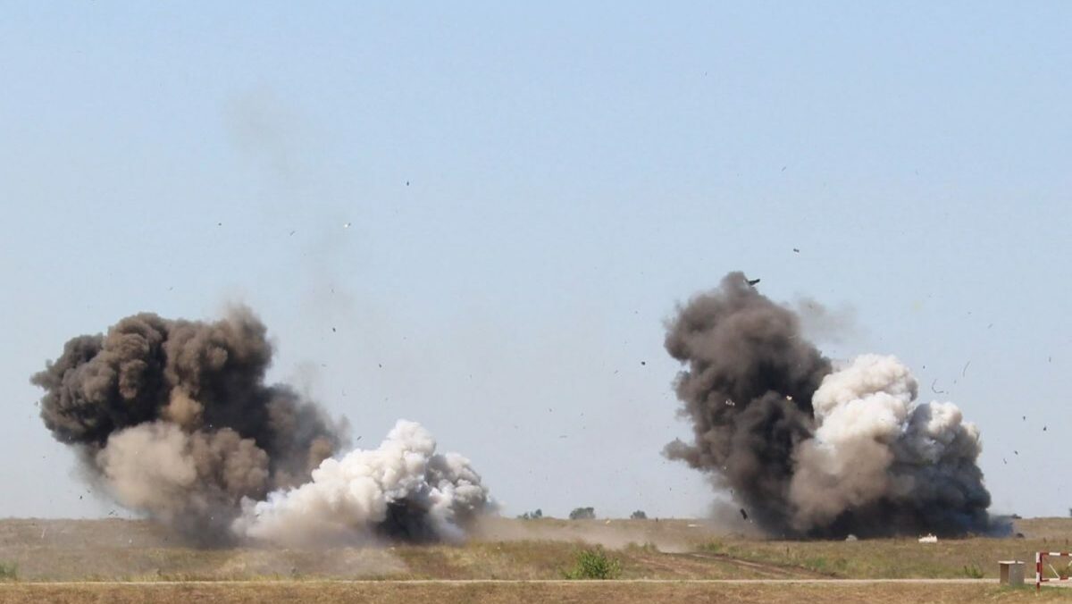 Три прильоти протягом пів години: ворог атакує місто на Чернігівщині
