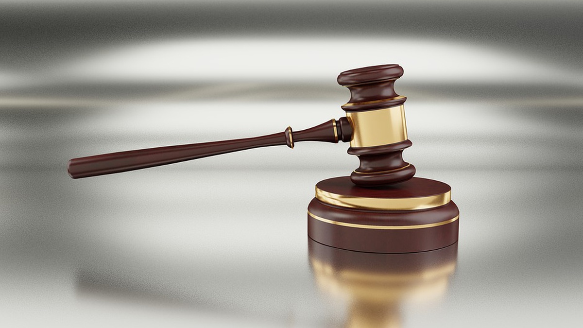 Троє чоловіків отримали по 15 років тюрми за підпали об'єктів …