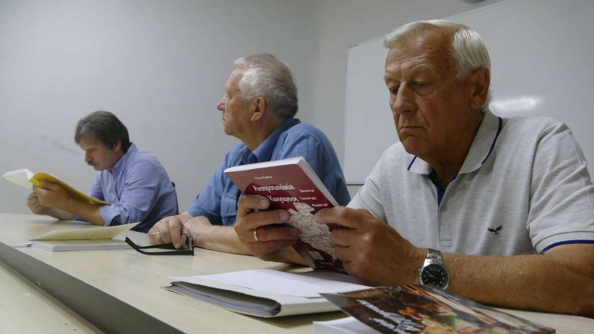 Трьом авторам у Калуші допоможуть видати їхні книги, двом наразі …