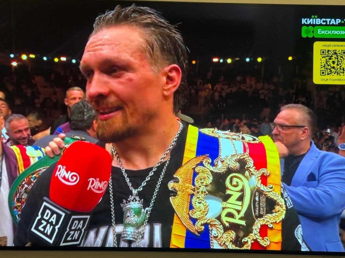 Відео: Усик здолав Верховена і захистив титули чемпіона світу