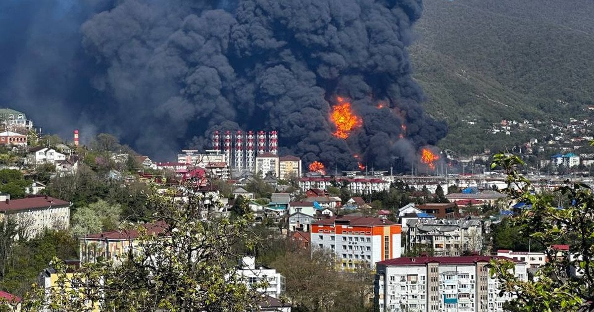 Туапсе у вогні: після атаки дронів нафта палає просто на …