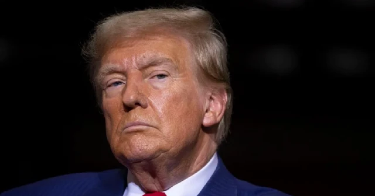 "Тупий дурень": Трамп образив Байдена через допомогу Україні