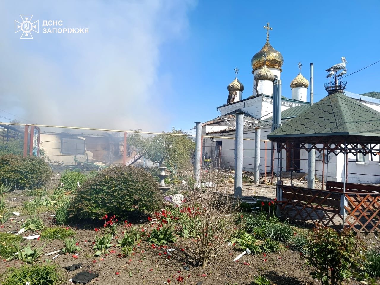 Удар дрона по Запоріжжю: є загиблі, палає храм