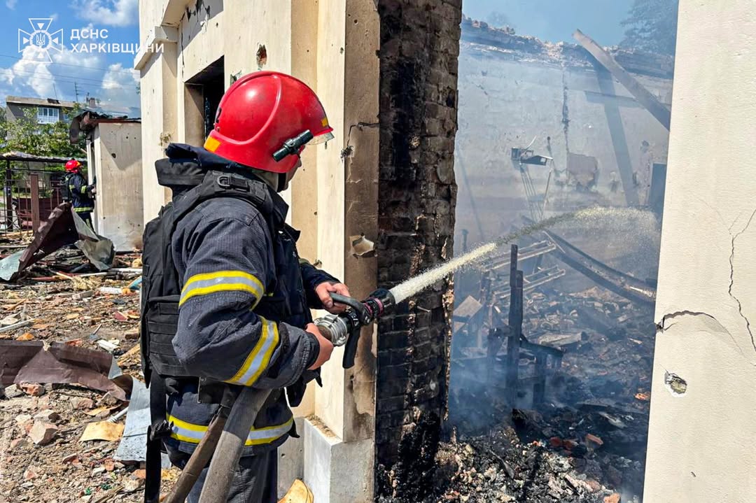 Російські БпЛА вдарили по житлових кварталах Балаклії: є поранені