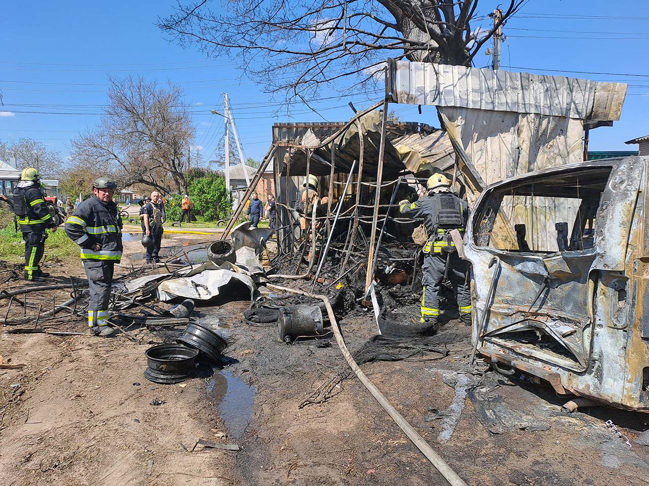 Удар безпілотником по жилому району Харкова: семеро постраждалих, серед них …